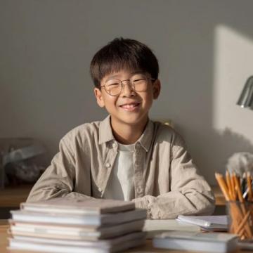 中考英語是許多學生關注的焦點，掌握核心知識點和應試技巧對提高成績至關重要
