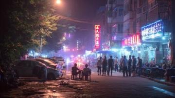 我是四十多歲的某一年，公司派我到川北的一座規(guī)模中等的城市出差