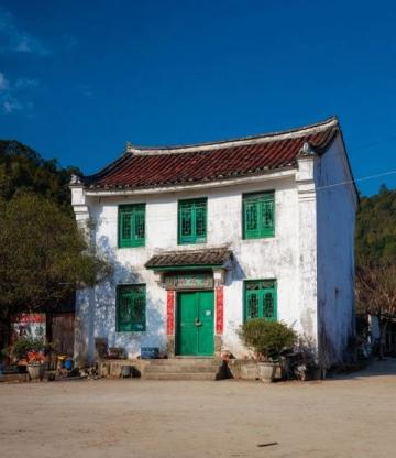 在徽州區(qū)黃山腳下，我們選擇了寨上村的一個(gè)農(nóng)家樂來度過美好的一晚。