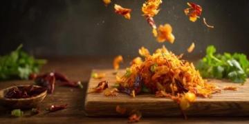 雞絲炒豆干：平凡食材成就的經(jīng)典美味