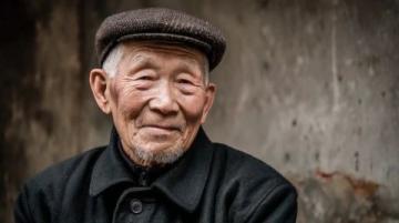 河北廊坊，男子獻(xiàn)血8次，卻在急用血時(shí)被告知獻(xiàn)血證過期，不能優(yōu)先用血！男子不能