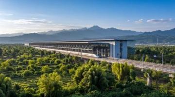 海南島五日游攻略：探索美麗的海島風(fēng)光、歷史文化遺跡和獨(dú)特的自然風(fēng)貌。