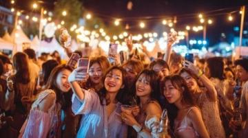 白云廣場夜市盛大開業(yè)，美食狂歡，必打卡的網(wǎng)紅地標！