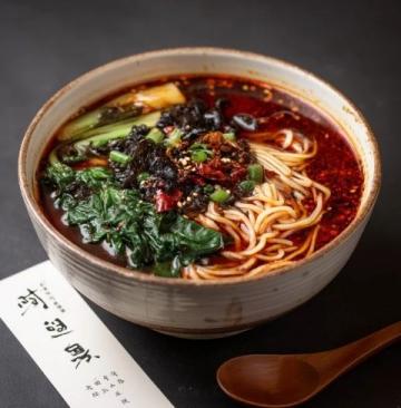 貴州必嘗美食推薦：魚湯酸菜、腸旺面等特色佳肴