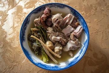 中國各地特色吃雞方式大盤點(diǎn):從東北小雞燉蘑菇到四川口水雞