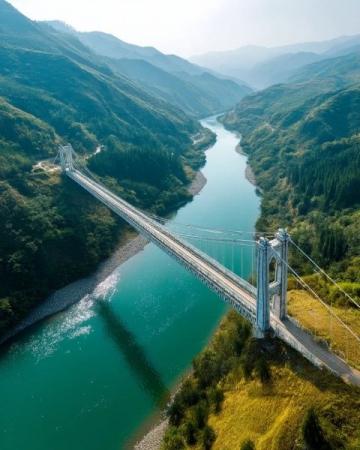 以下是云南最值得一游的景點(diǎn)推薦，結(jié)合最新旅游資訊整理