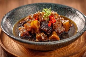 四川經(jīng)典家常菜:清燉蘿卜牛肉的做法與技巧