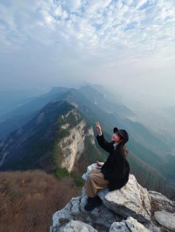 青島高中生參加合格考，校外午餐偶遇嶗山美景