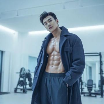 揭秘！腹肌達人曝肥娟隱藏技能，曾是縫紉高手令人驚訝