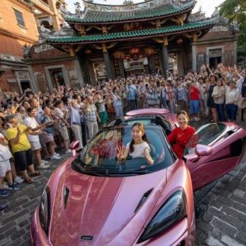 今年五一旅游市場火爆出乎意料國內(nèi)外景點人潮涌動
