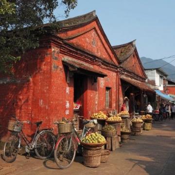 騎行日記：褲子港旁南通小耳海,中午熱鬧人山人海。