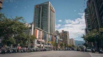南寧八年變遷記:從破舊民生路到繁華步行街的生活故事
