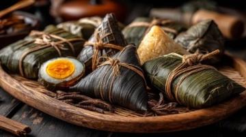 去貴州旅游，有哪些當地特色美食值得品嘗？