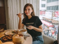 上海學子共度溫馨年夜，美食薈萃盡顯青春風采