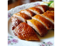 云南特色美食：盈江火燒豬制作工藝及風(fēng)味解析