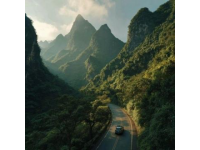 家人們，今天我要給大家?guī)硪环莩舻馁F陽旅行攻略！貴陽可是有著山中有城