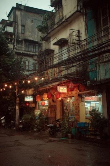 深圳南山沙河西路老舊街區(qū)漫步記：小店林立與現(xiàn)代氣息碰撞