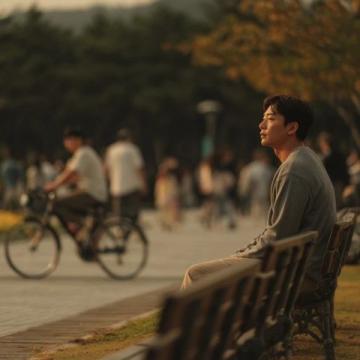 凌晨時(shí)分收到弟弟的信息，內(nèi)容讓我心酸：生活在北京的年輕人，究竟在經(jīng)歷什么？