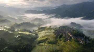 探索武夷山水景區(qū)：仙境奇景與茶文化之旅
