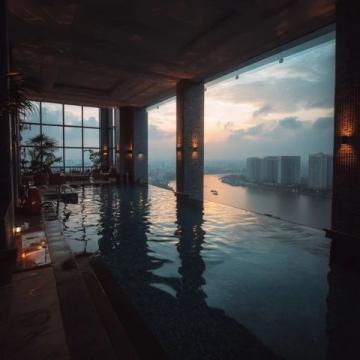 重慶生活幸福感:高空泳池與奢華酒店體驗(yàn)
