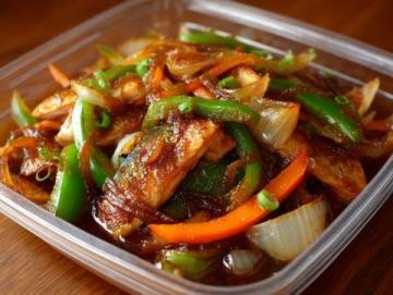 家常版魚(yú)香茄子的簡(jiǎn)單做法，酸甜可口超下飯