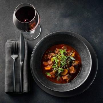 10分鐘征服味蕾的家常番茄土豆燉牛肉：經(jīng)濟(jì)實(shí)惠，新手友好，連湯汁都不容錯(cuò)過(guò)！
