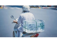 麗江外賣小哥日賺400瞄準(zhǔn)年底寶馬夢(mèng)