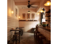 
環(huán)島路一家人氣十足的餐廳,環(huán)境格調(diào)與美食均不錯，服務標準到位。