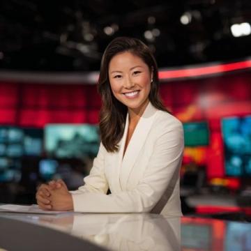 未來幾年里上海頻道將由趙琦鑫與佘雅靜兩大美女主播挑大梁