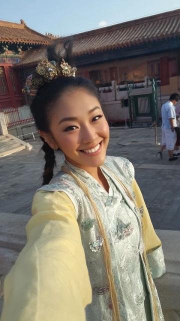 女兒一個(gè)很要好的湖北恩施的大學(xué)同學(xué)小辣去年就邀請(qǐng)我們一家暑假去湖北游玩