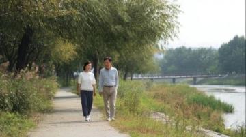 艾灸治療后的溫暖一日：紅包驚喜與合柴1972文創(chuàng)園之旅