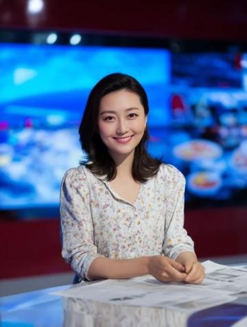 未來幾年里上海頻道將由趙琦鑫與佘雅靜兩大美女主播挑大梁