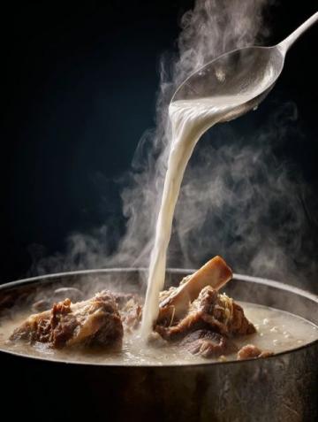 東北美食探險(xiǎn)記:零下20℃的鐵鍋燉與碳水狂歡盛宴