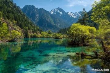 成都周邊熱門景區(qū)推薦：九寨溝、青城山、天臺山等自然風光和文化古跡