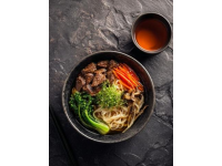 保山西瓜瓢牛肉米線：炭火煮沸的滇西風(fēng)味