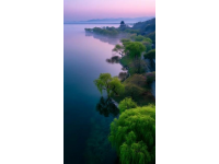 夕陽(yáng)下的嘎日迪湖：如詩(shī)如畫的自然美景