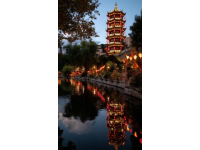北京通州月亮河小鎮(zhèn)夜市：從疫情復(fù)蘇到五一爆火的蛻變之旅
