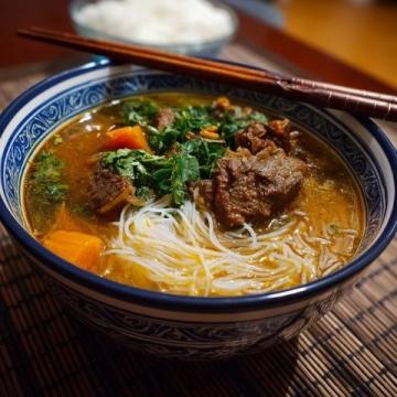 洛陽必嘗美食：經(jīng)典牛羊肉湯與特色水席不容錯(cuò)過！