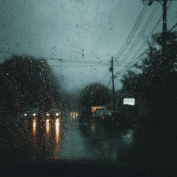 小雨再次淅瀝落下