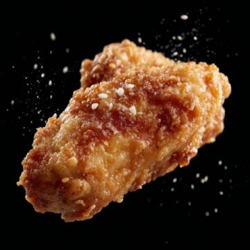 香酥炸雞翅外酥里嫩，一口咬下滿滿的幸福感！