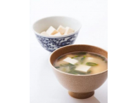 白菜豆腐三鮮湯：簡(jiǎn)單營(yíng)養(yǎng)，全家適宜的養(yǎng)生佳品
