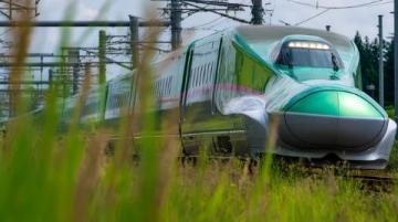 高鐵與飛機(jī)上的春季限定美食體驗(yàn)之旅