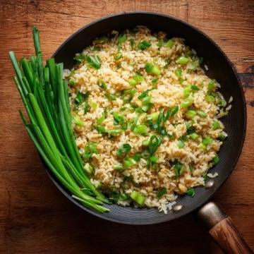 夏日必備清爽美食:簡(jiǎn)單幾步做出美味蔥油手撕雞