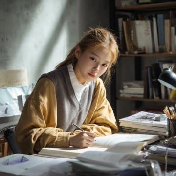中考英語是許多學生關注的焦點，掌握核心知識點和應試技巧對提高成績至關重要