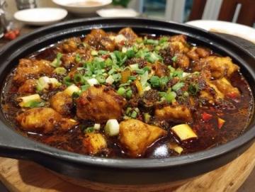 朋友來做客，用豬油拌飯招待，結(jié)果驚掉下巴了