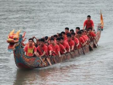 端午節(jié)正值仲夏，氣溫較高，人體的新陳代謝加快，容易出現(xiàn)燥熱、上火等癥狀