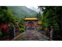 臺(tái)灣風(fēng)光旖旎，人文與美食獨(dú)具特色