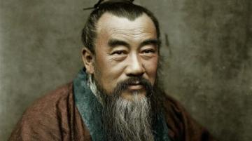 孔子告訴我們：真正的偉大，不僅是成功地實現(xiàn)了目標，還要看是否堅守初心和信念！