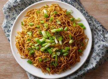 正宗油潑面做法(油潑面美食)